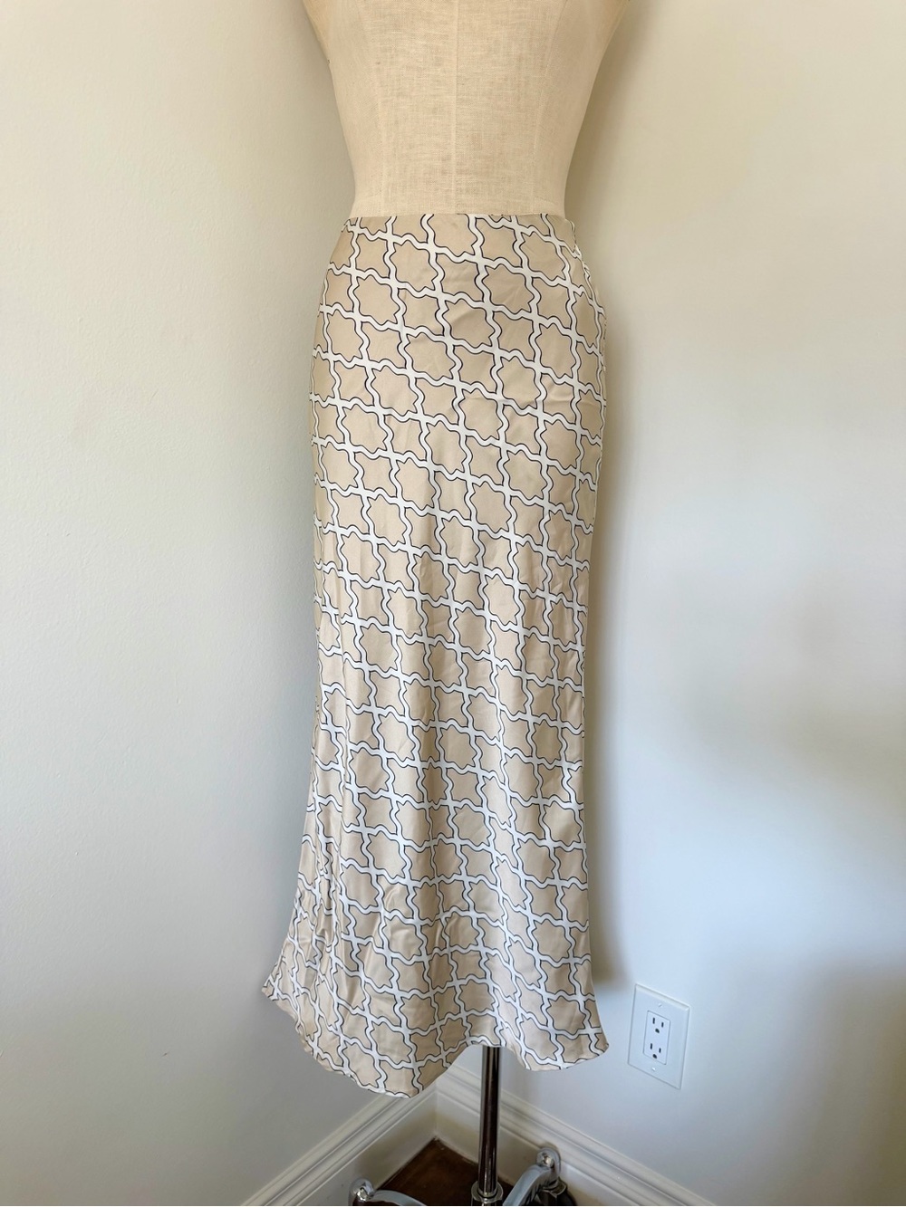 Bailey Rose Beige Geometric Maxi Skirt - Women's